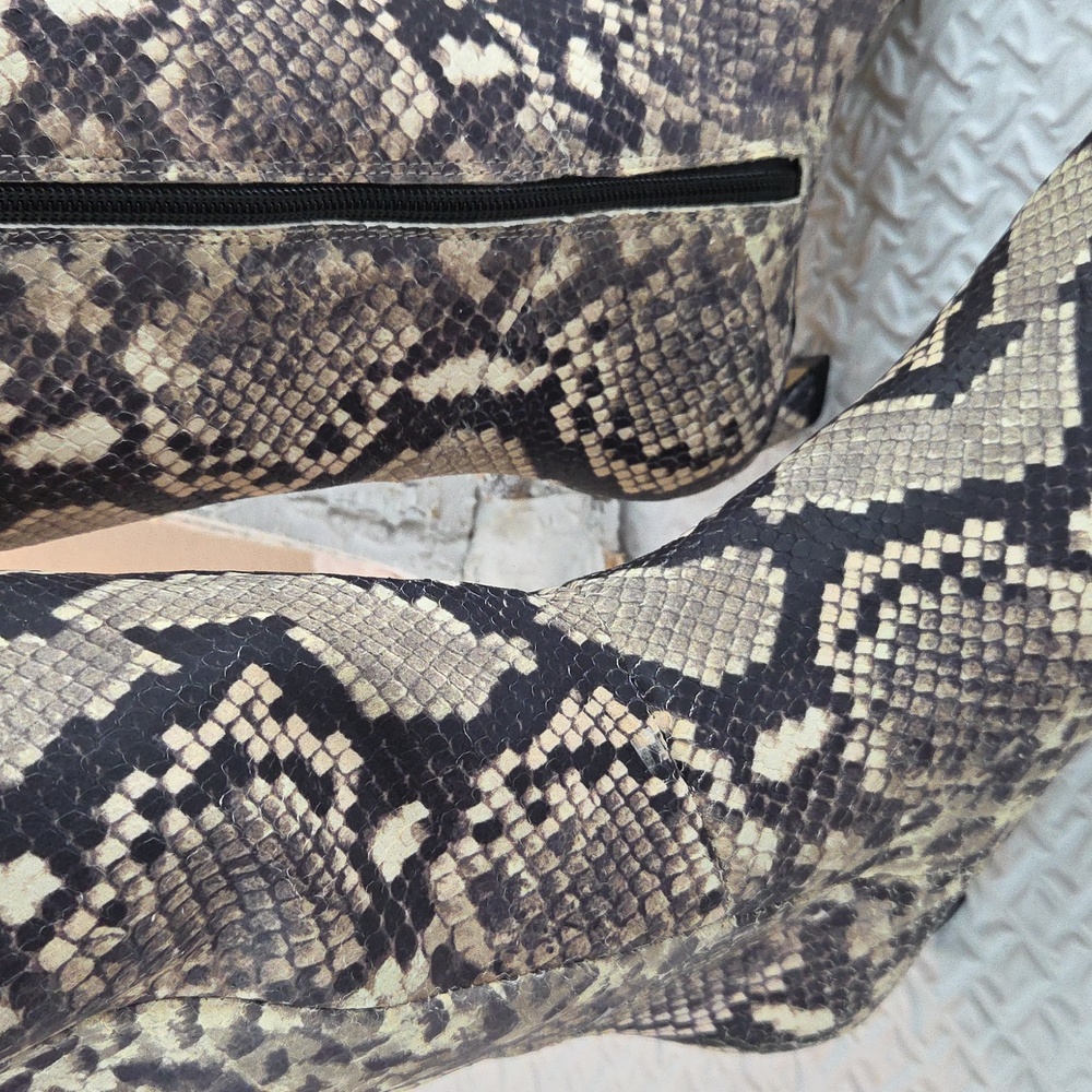 Gianni Bini Leather Boots 6-1/2M Knee High Gray Brown Kitten Heel Snake Pattern - Picture 10 of 16